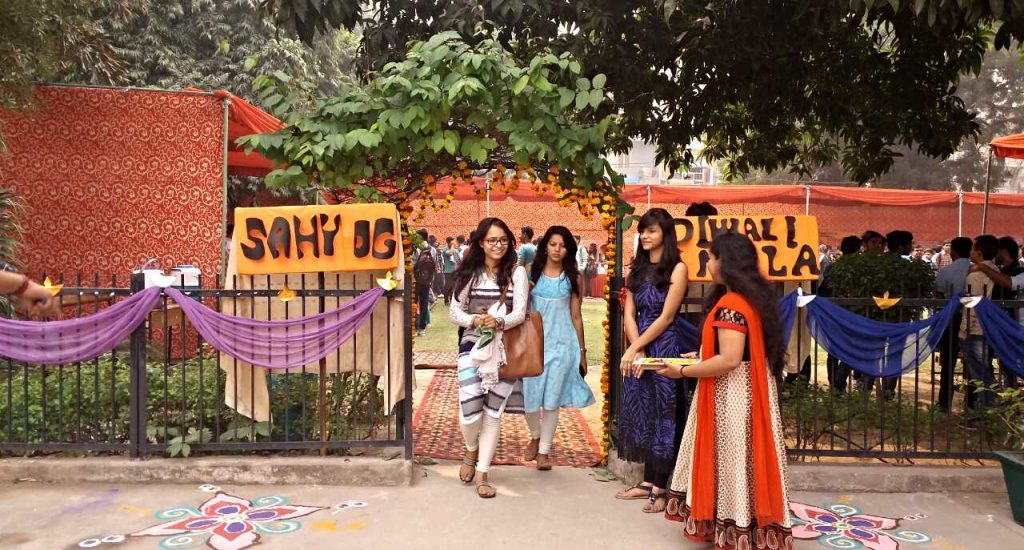 University of Delhi campus, jahan protest advisory ko lekar vivad chal raha hai